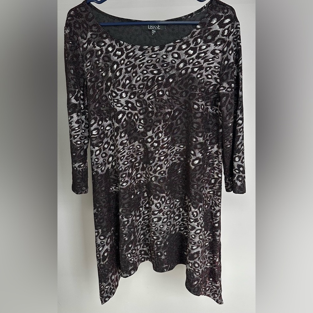 LBISSE size LARGE Black & Gray w/red sparkles 3/4 Sleeve Asymmetrical Dress NWT